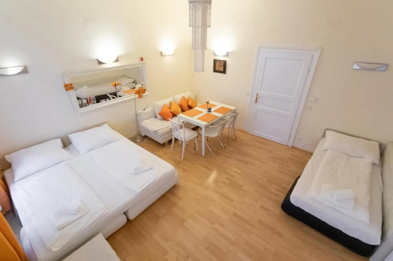 Central Garden Apartments Vienna 0*,