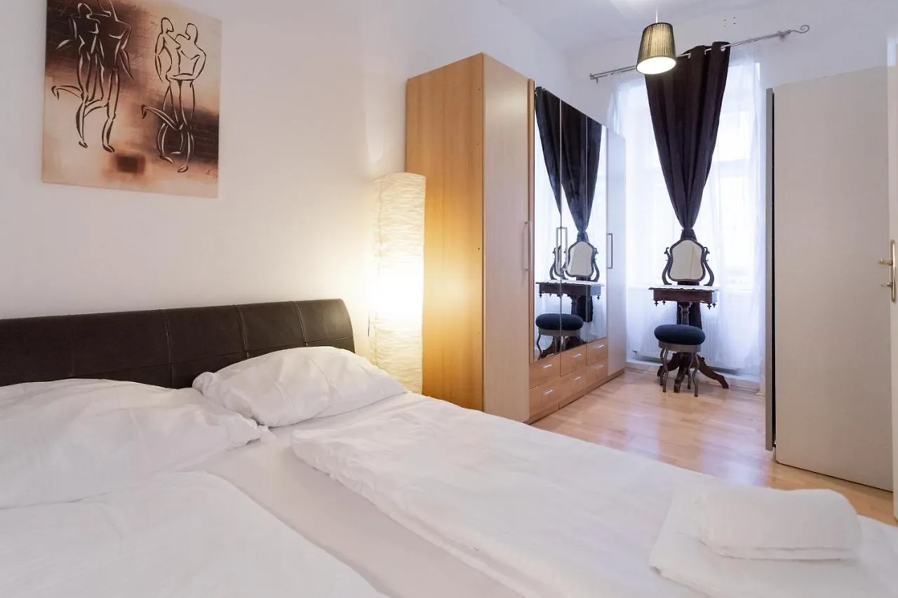Central Garden Apartments Vienna