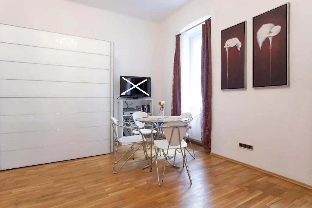 Central Garden Apartments Vienna